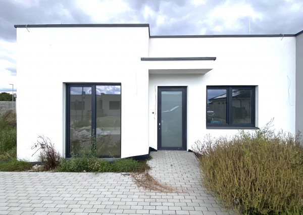 +++ NOVINKA+++NOVÝ DOKONČENÝ RODINNÝ DOM V ŠÚROVCIACH NA PREDAJ+++