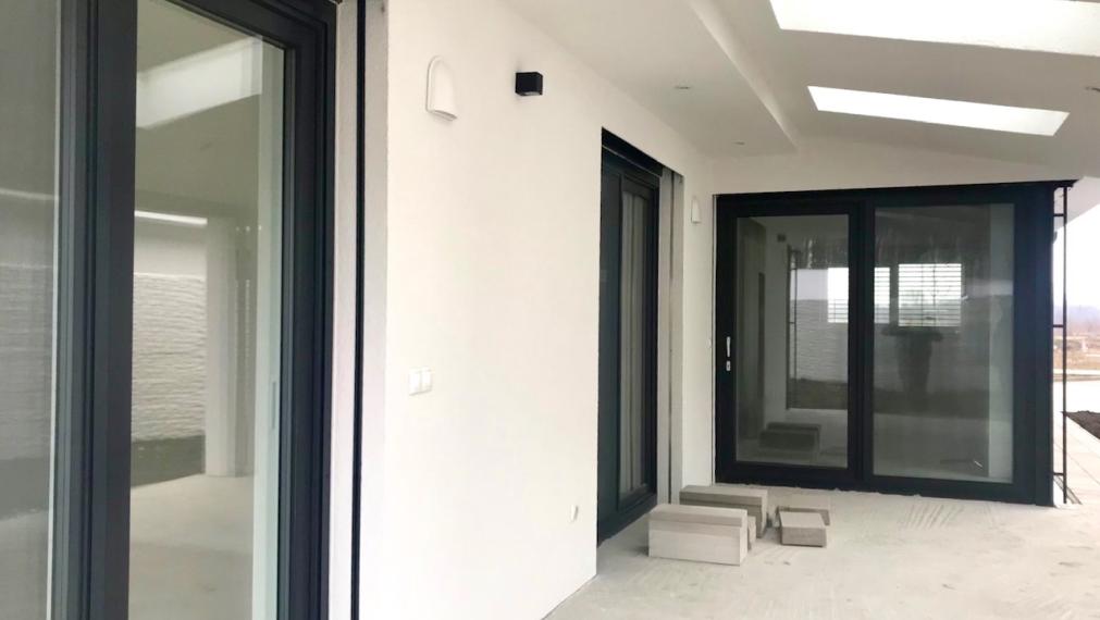 KRÁSNY RODINNÝ DOM S GARÁŽOU KÚSOK OD TRNAVY NA PREDAJ