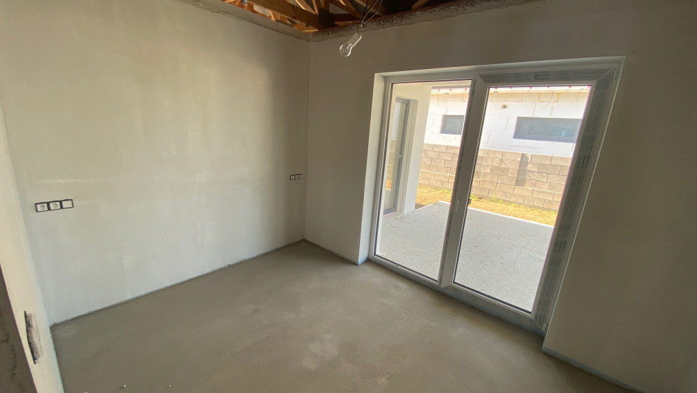 KRÁSNY RODINNÝ DOM S GARÁŽOU KÚSOK OD TRNAVY NA PREDAJ