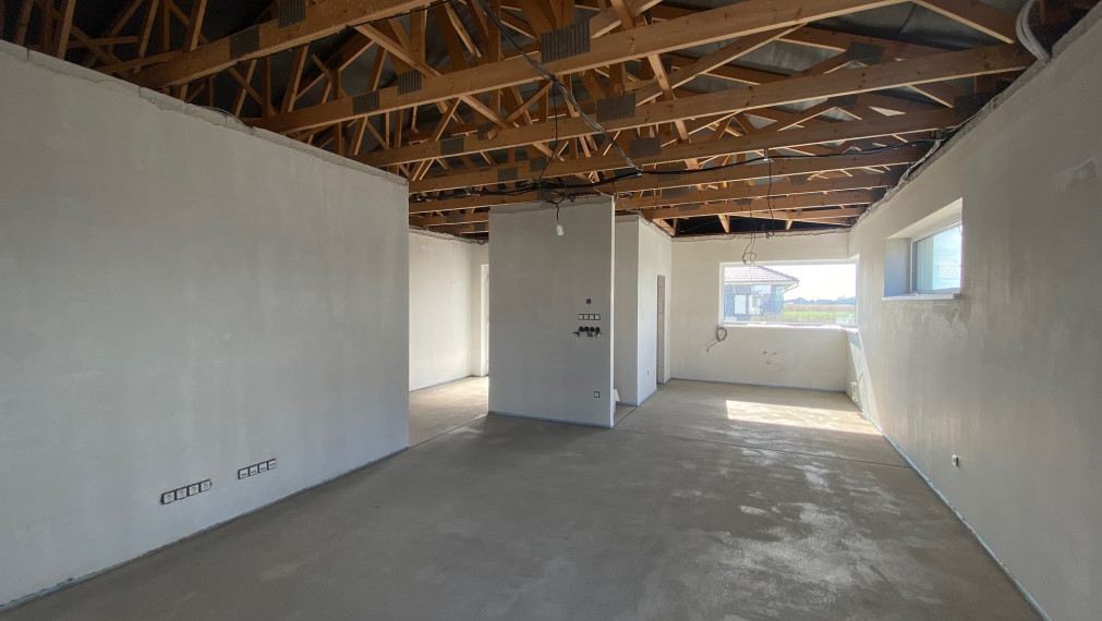 KRÁSNY RODINNÝ DOM S GARÁŽOU KÚSOK OD TRNAVY NA PREDAJ