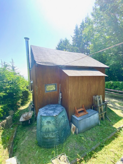 +++ NA PREDAJ CHATA S KRÁSNYM POZEMKOM A VÝHĽADMI V KARPATOCH+++