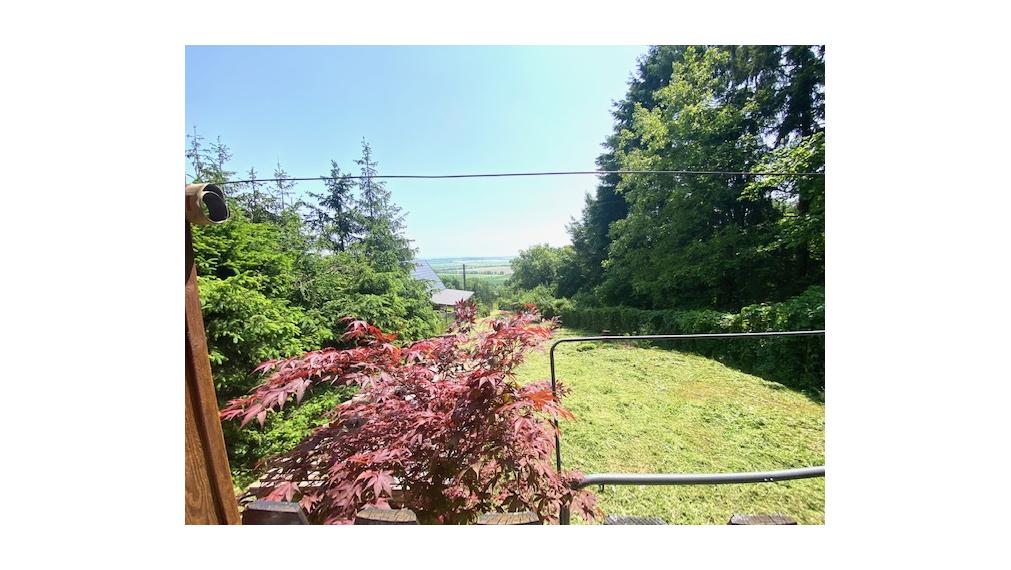 +++ NA PREDAJ CHATA S KRÁSNYM POZEMKOM A VÝHĽADMI V KARPATOCH+++