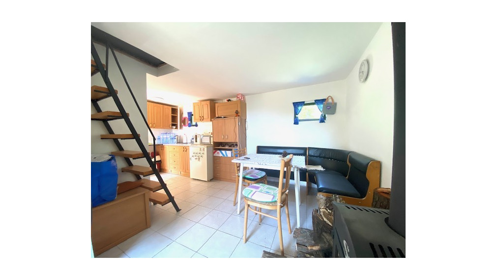 +++ NA PREDAJ CHATA S KRÁSNYM POZEMKOM A VÝHĽADMI V KARPATOCH+++