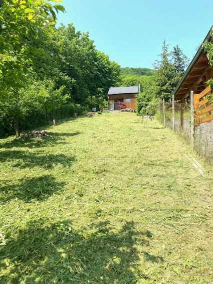 +++ NA PREDAJ CHATA S KRÁSNYM POZEMKOM A VÝHĽADMI V KARPATOCH+++