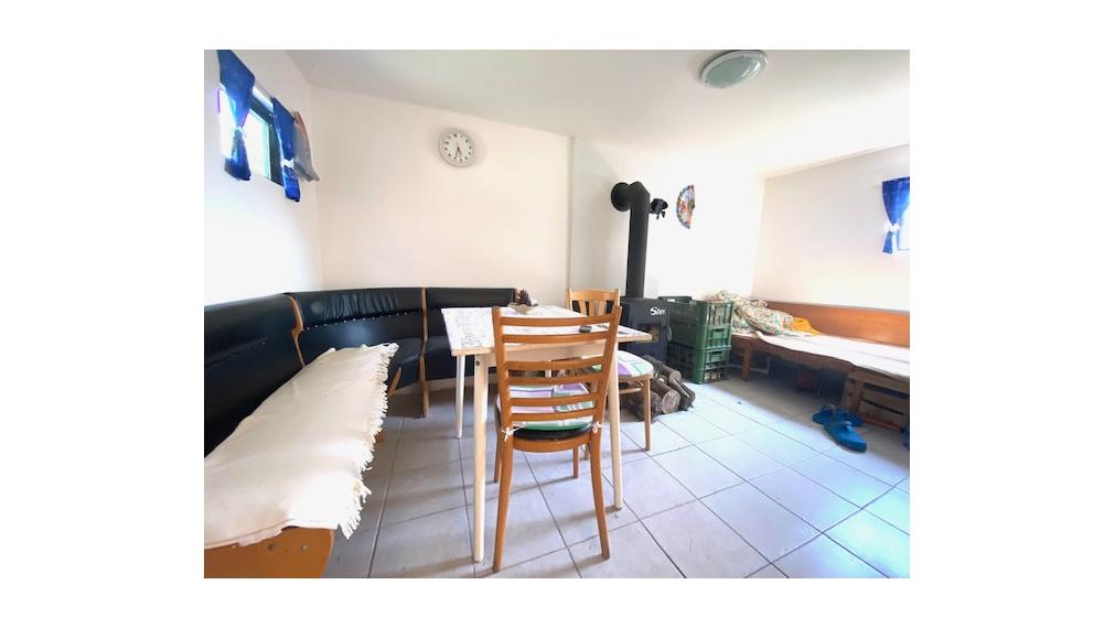 +++ NA PREDAJ CHATA S KRÁSNYM POZEMKOM A VÝHĽADMI V KARPATOCH+++