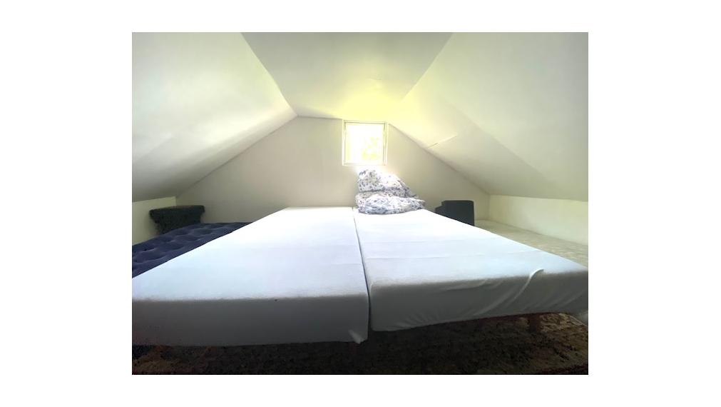 +++ NA PREDAJ CHATA S KRÁSNYM POZEMKOM A VÝHĽADMI V KARPATOCH+++