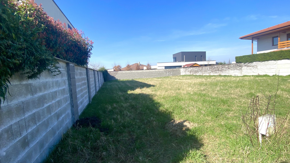 +++ KRÁSNY STAVEBNÝ POZEMOK NA KAMENNEJ CESTE V TRNAVE NA PREDAJ - 606m2++++