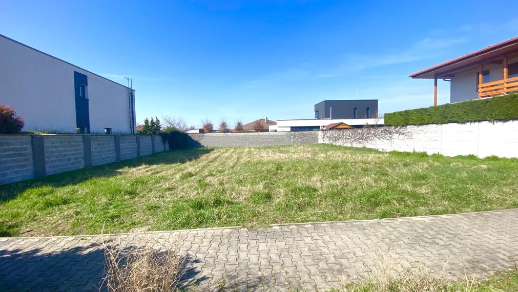 +++ KRÁSNY STAVEBNÝ POZEMOK NA KAMENNEJ CESTE V TRNAVE NA PREDAJ - 606m2++++