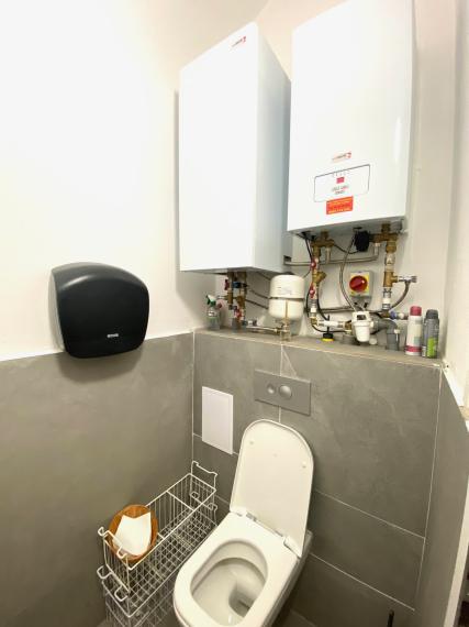 PRENÁJOM OBCHODNÉHO PRIESTORU V TRNAVE V CENTRE MESTA NA HALENÁRSKEJ