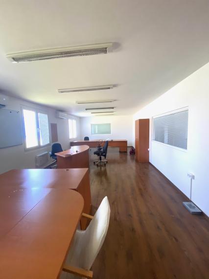 +++ PRENÁJOM ADMINSTRATÍVNYCH PRIESTOROV A SKLAOVACEJ HALY NA STRATEGICKOM MIESTE PRI TRNAVE+++