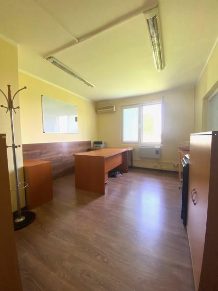 +++ PRENÁJOM ADMINSTRATÍVNYCH PRIESTOROV A SKLAOVACEJ HALY NA STRATEGICKOM MIESTE PRI TRNAVE+++