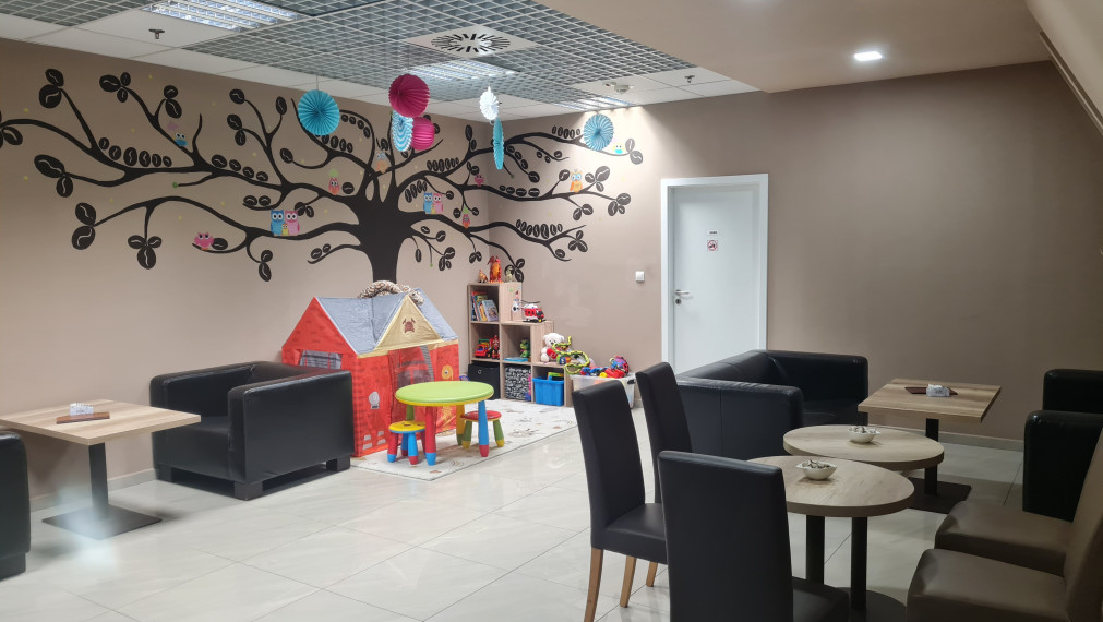 PRENÁJOM KAVIARNE V CENTRE MESTA S KRÁSNOU TERASOU