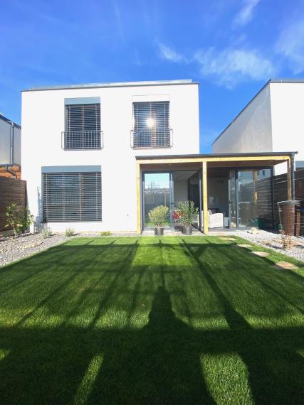 +++ NADČASOVÁ NOVOSTAVBA RODINNÉHO DOMU S GARÁŽOU NA PREDAJ V SEREDI+++