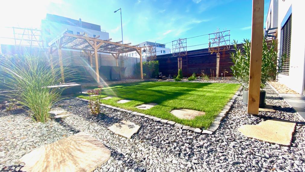 +++ NADČASOVÁ NOVOSTAVBA RODINNÉHO DOMU S GARÁŽOU NA PREDAJ V SEREDI+++