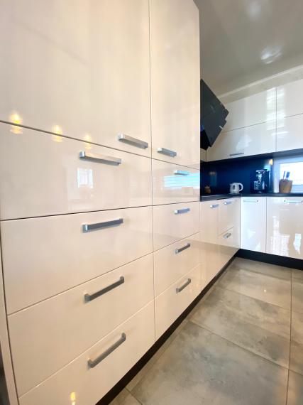 +++ NADČASOVÁ NOVOSTAVBA RODINNÉHO DOMU S GARÁŽOU NA PREDAJ V SEREDI+++