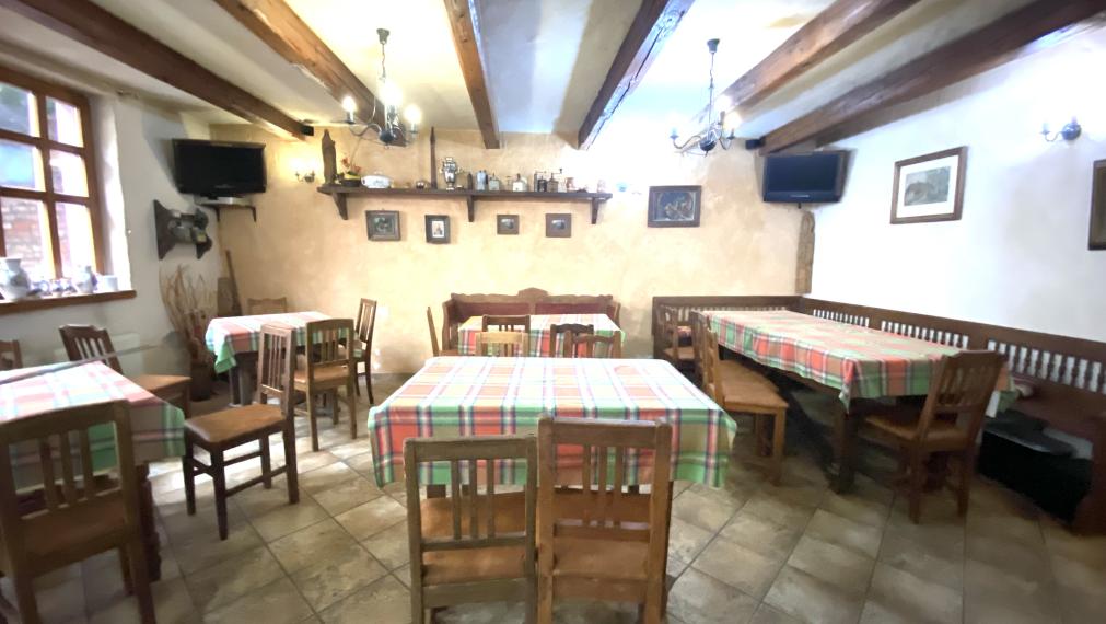 +++ JEDINEČNÁ PONUKA MEŠTIACKEHO DOMU V HISTORICKOM CENTRE TRNAVY NA PREDAJ+++