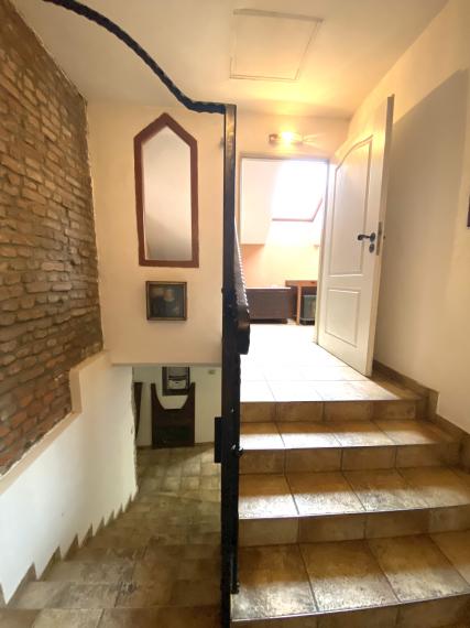 +++ JEDINEČNÁ PONUKA MEŠTIACKEHO DOMU V HISTORICKOM CENTRE TRNAVY NA PREDAJ+++