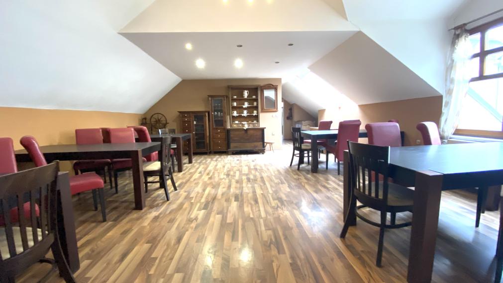 +++ JEDINEČNÁ PONUKA MEŠTIACKEHO DOMU V HISTORICKOM CENTRE TRNAVY NA PREDAJ+++