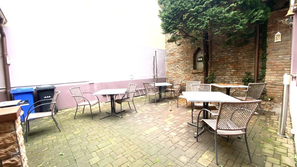 +++ JEDINEČNÁ PONUKA MEŠTIACKEHO DOMU V HISTORICKOM CENTRE TRNAVY NA PREDAJ+++