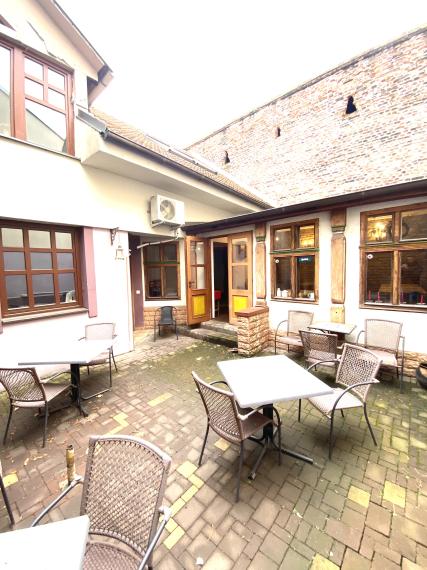 +++ JEDINEČNÁ PONUKA MEŠTIACKEHO DOMU V HISTORICKOM CENTRE TRNAVY NA PREDAJ+++