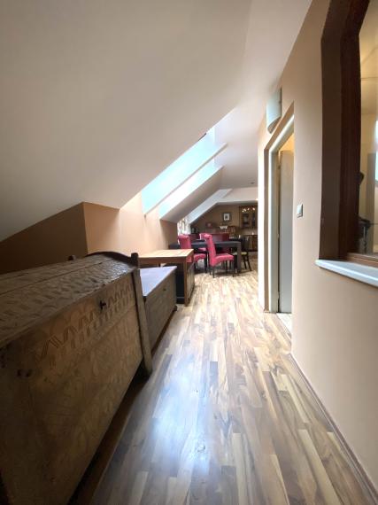 +++ JEDINEČNÁ PONUKA MEŠTIACKEHO DOMU V HISTORICKOM CENTRE TRNAVY NA PREDAJ+++