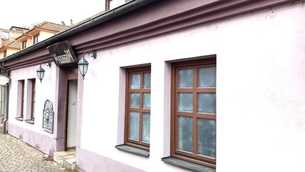 +++ JEDINEČNÁ PONUKA MEŠTIACKEHO DOMU V HISTORICKOM CENTRE TRNAVY NA PREDAJ+++