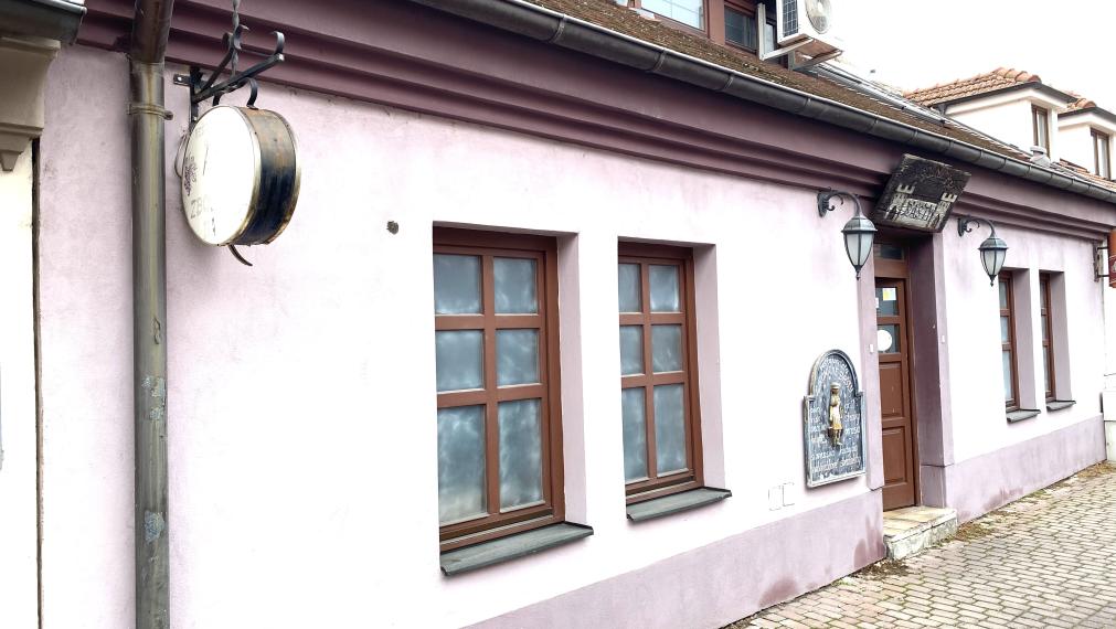 +++ JEDINEČNÁ PONUKA MEŠTIACKEHO DOMU V HISTORICKOM CENTRE TRNAVY NA PREDAJ+++