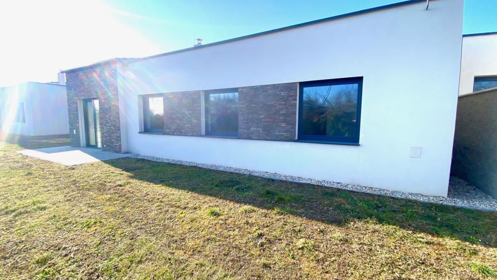 +++ NOVOSTAVBA 4 IZBOVÉHO RODINNÉHO DOMU S DVOJGARÁŽOU ZA 218.000,-+++