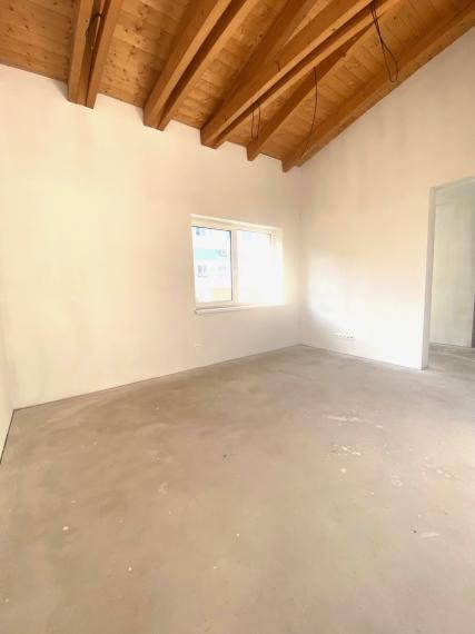 +++ NOVOSTAVBA 4 IZBOVÉHO RODINNÉHO DOMU S DVOJGARÁŽOU ZA 218.000,-+++