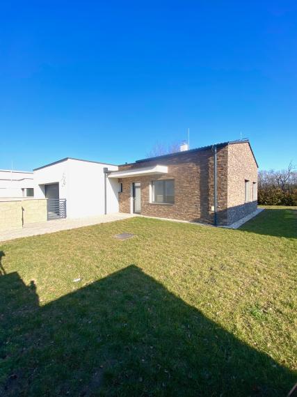 +++ NOVOSTAVBA 4 IZBOVÉHO RODINNÉHO DOMU S DVOJGARÁŽOU ZA 218.000,-+++