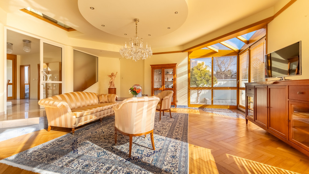 +++REZERVOVANÉ+++ EXKLUZÍVNY RODINNÝ DOM V SAMOTNOM SRDCI TRANVSKÉHO SPIEGELSAALU+++