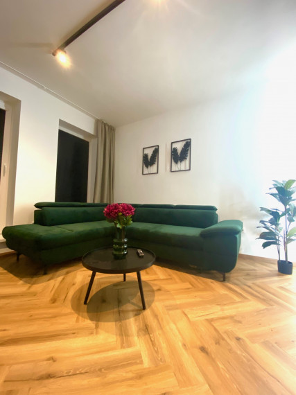 +++ NA PREDAJ DIZAJNOVÝ 2 IZBOVÝ BYT V NOVOSTAVBE V HISTORICKOM CENTRE TRNAVY+++