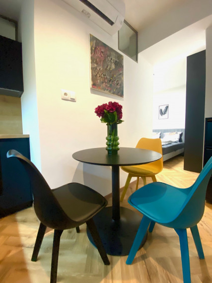 +++ NA PREDAJ DIZAJNOVÝ 2 IZBOVÝ BYT V NOVOSTAVBE V HISTORICKOM CENTRE TRNAVY+++