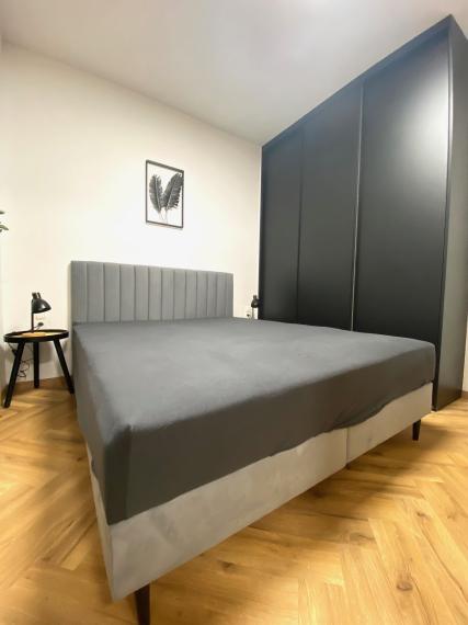 +++ NA PREDAJ DIZAJNOVÝ 2 IZBOVÝ BYT V NOVOSTAVBE V HISTORICKOM CENTRE TRNAVY+++