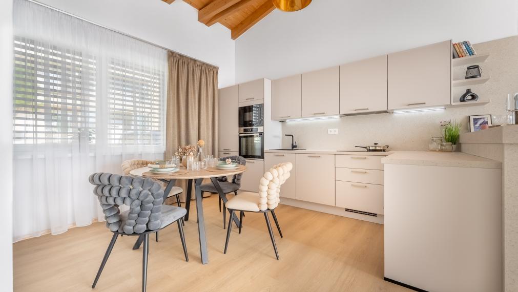 +++ NÁDHERNÝ RODINNÝ DOM S GARÁŽOU VO VEĽKÝCH KOSTOLANOCH NA PREDAJ+++