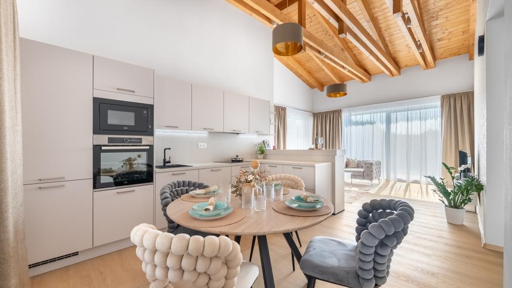 +++ NÁDHERNÝ RODINNÝ DOM S GARÁŽOU VO VEĽKÝCH KOSTOLANOCH NA PREDAJ+++