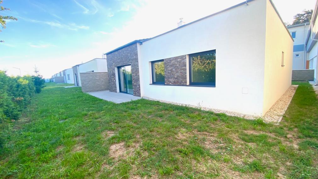 +++NA PREDAJ  NOVOSTAVBA RODINNÉHO DOMU S GARÁŽOU ZA CENU BYTU +++