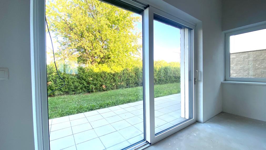 +++NA PREDAJ  NOVOSTAVBA RODINNÉHO DOMU S GARÁŽOU ZA CENU BYTU +++