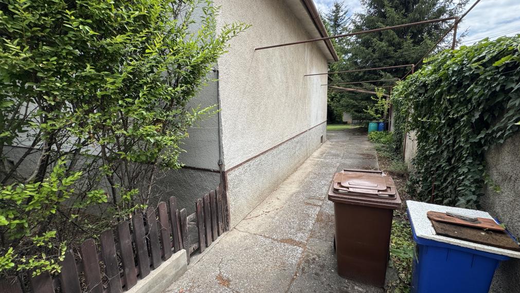 EXKLUZÍVNE – Rodinný dom s veľkým pozemkom v širšom centre Trnavy na predaj.