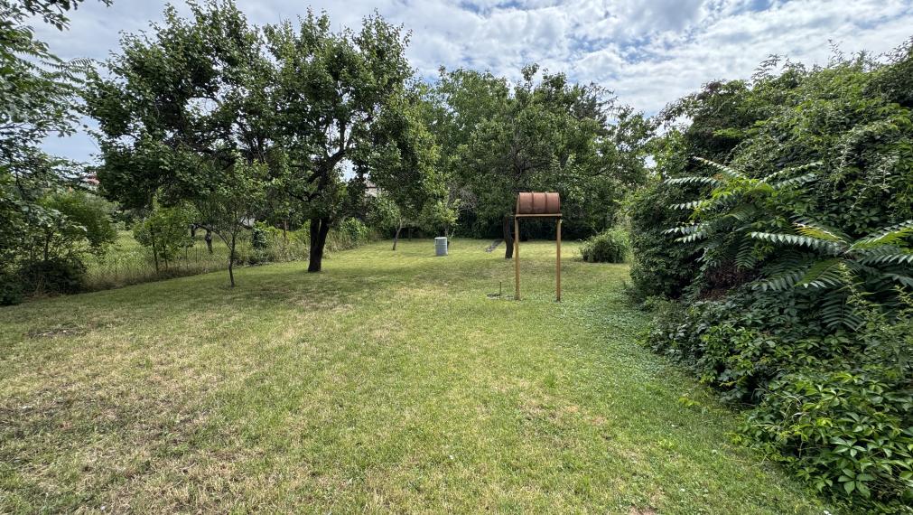 EXKLUZÍVNE – Rodinný dom s veľkým pozemkom v širšom centre Trnavy na predaj.