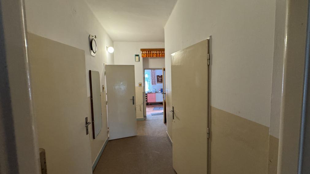 EXKLUZÍVNE – Rodinný dom s veľkým pozemkom v širšom centre Trnavy na predaj.