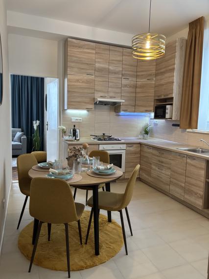 Ponúkame Vám  na prenájom 2,5 izbový byt  v Bytovom dome .