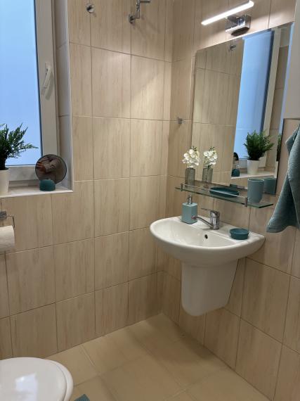 Ponúkame Vám  na prenájom 2,5 izbový byt  v Bytovom dome .