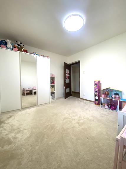 +++ KOMPLETNE REKONŠTRUOVANÝ 3 IZBOVÝ BYT NA SKOK OD CENTRA TRNAVY+++