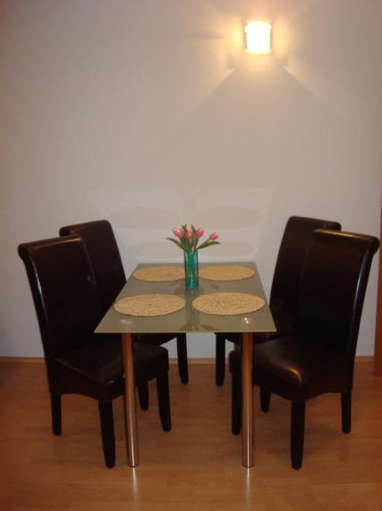 +++ 100% AKTUÁLNE 2 IZBOVÝ BYT S DVOMI PARKINGAMI NA PRENÁJOM ZA 700,- EURO+++