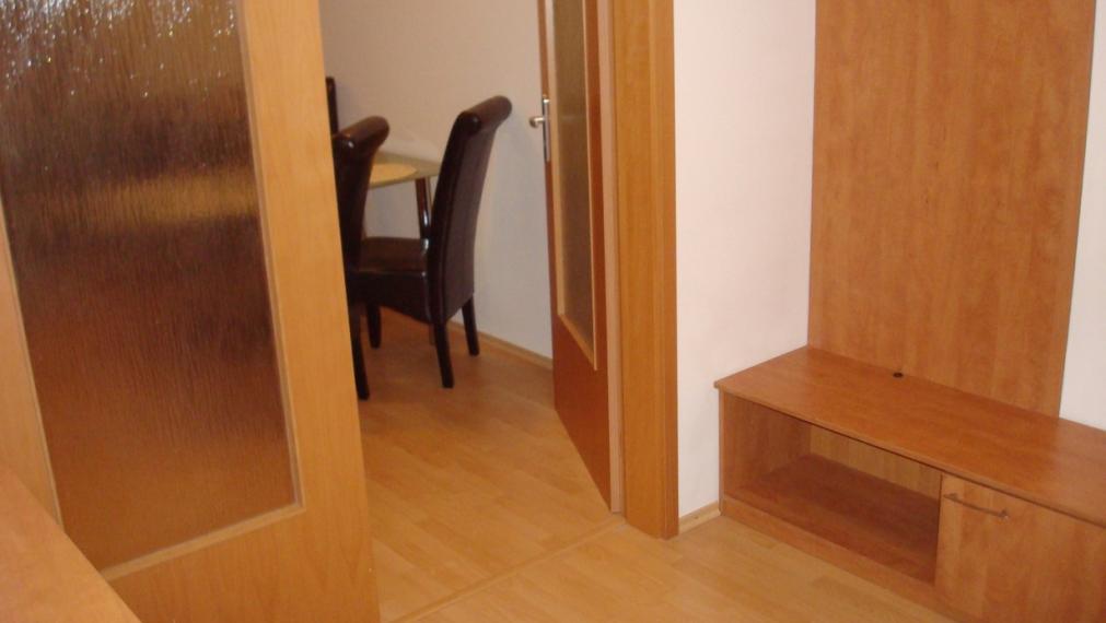 +++ 100% AKTUÁLNE 2 IZBOVÝ BYT S DVOMI PARKINGAMI NA PRENÁJOM ZA 700,- EURO+++