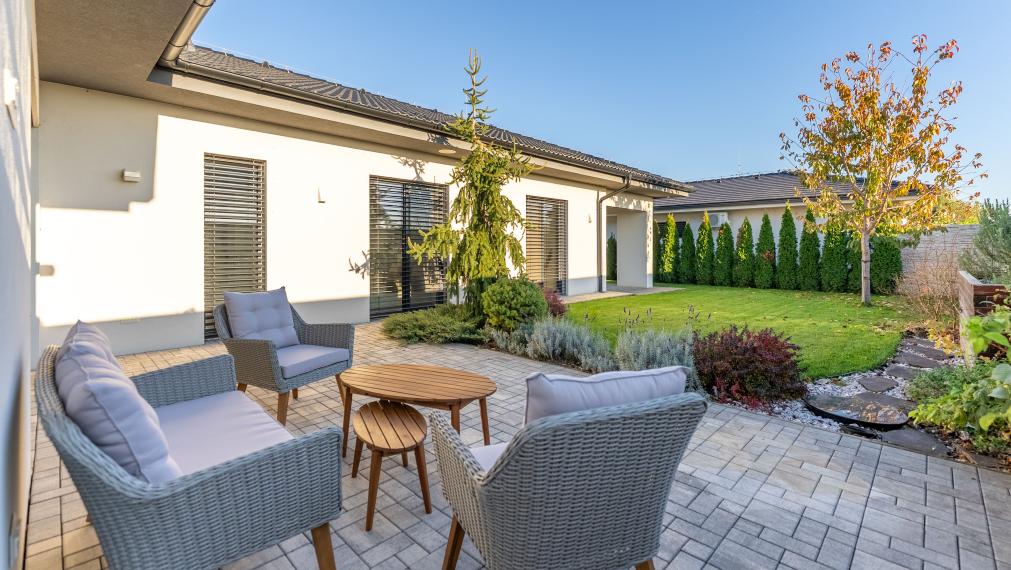 +++ NA PREDAJ KRÁSNA NOVOSTAVBA RODINNÉHO DOMU LEN KÚSOK OD TRNAVY+++