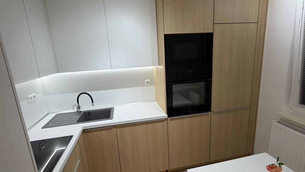 NÁDHERNÝ 1 IZBOVÝ BYT PO KRÁSNEJ REKONŠTRUKCII NA PRENÁJOM V TRNAVE