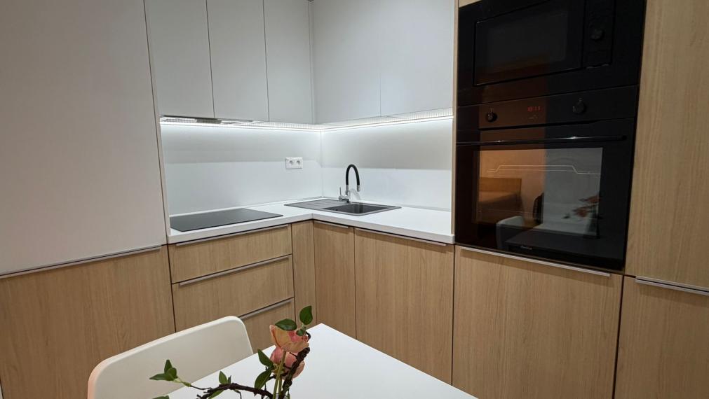 NÁDHERNÝ 1 IZBOVÝ BYT PO KRÁSNEJ REKONŠTRUKCII NA PRENÁJOM V TRNAVE