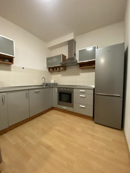 +++ 100% AKTUÁLNE 2 IZBOVÝ BYT S DVOMI PARKINGAMI NA PRENÁJOM ZA 700,- EURO+++